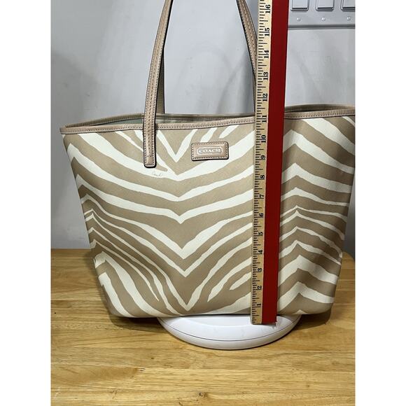 Coach zebra print Beige and White Tote Bag W 19", H 12", D 6". 1381 - Picture 4 of 7